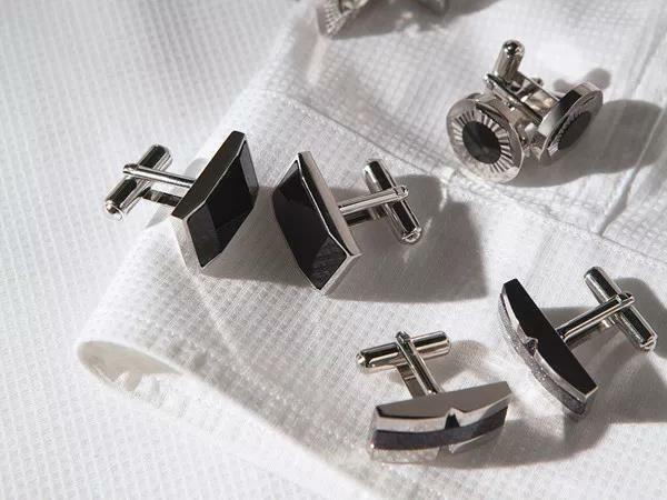 尚麟服飾酒店制服設(shè)計(jì)細(xì)節(jié)—袖口搭配 尚麟服飾酒店制服設(shè)計(jì)細(xì)節(jié)—袖口搭配